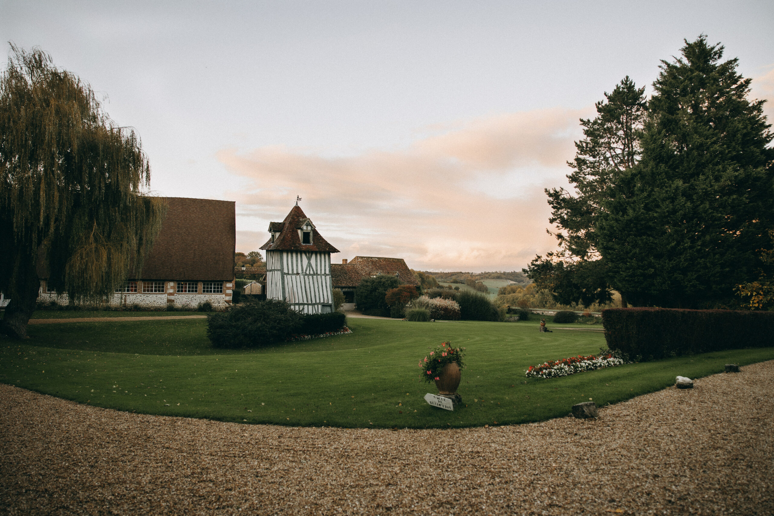 Superbe vue sur la vallée du Vexin et sur le parc de Bourgoult à l'entrée 